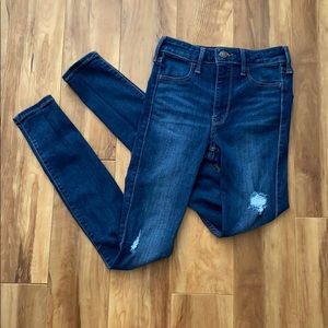 hollister hi-rise distressed skinny jeans